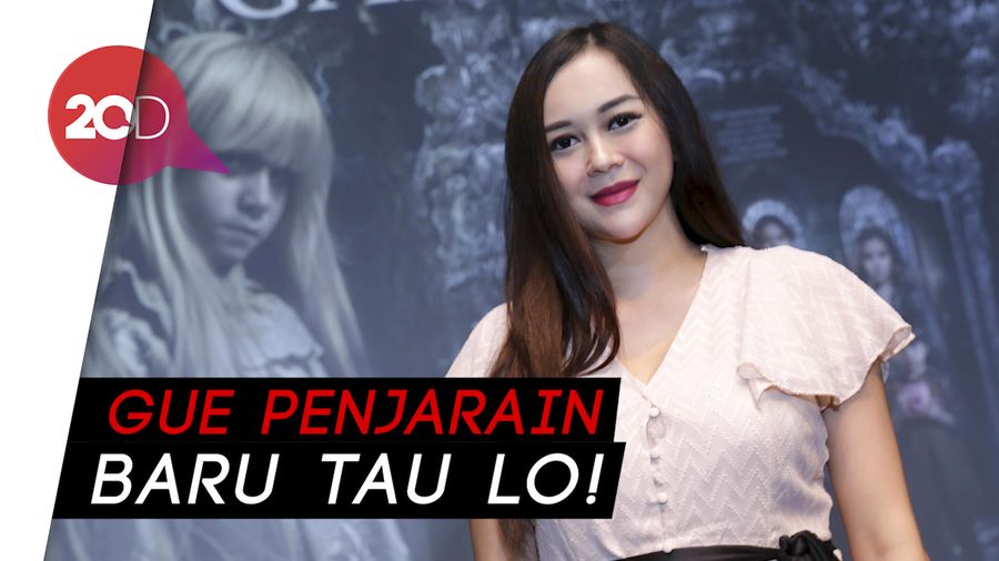 Dilecehkan Kritikus Film, Aura Kasih Naik Pitam