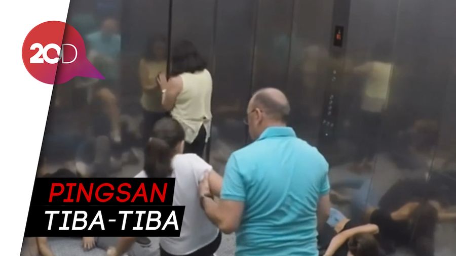 Bikin Panik! Aksi Prank Pura-pura Pingsan di Dalam Lift
