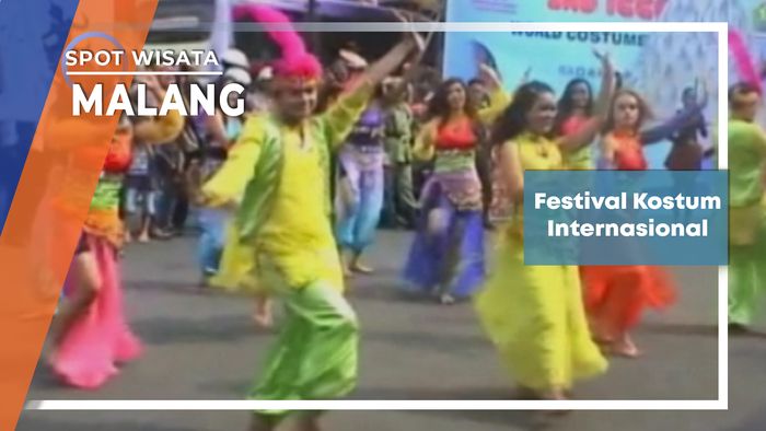 Festival Kostum Internasional Jalan Jaksa Agung Suprapto Malang