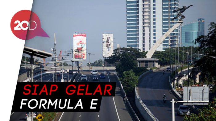 Anies: Tim Formula E Puji Kualitas Jalan di Jakarta