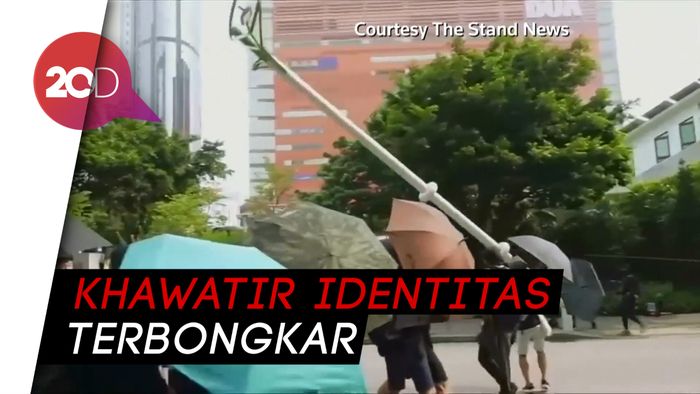 Rusuh, Demonstran Hong Kong Rusak Tiang Lampu Pintar