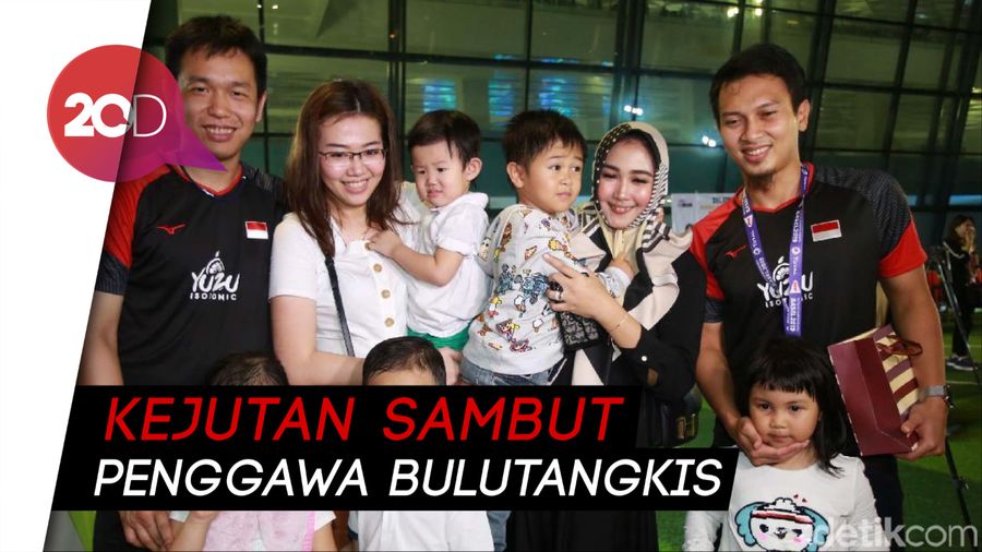 Surprise! Kejutan dari Keluarga untuk Pebulutangkis Hendra/Ahsan