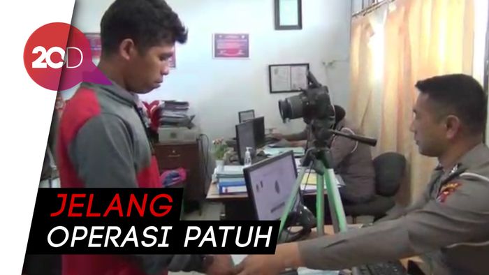 Warga Kendari Mendadak Serentak Bikin SIM, Ada Apa?
