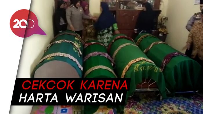 4 Kerangka Korban Pembunuhan Kerabat Dimakamkan Berdampingan