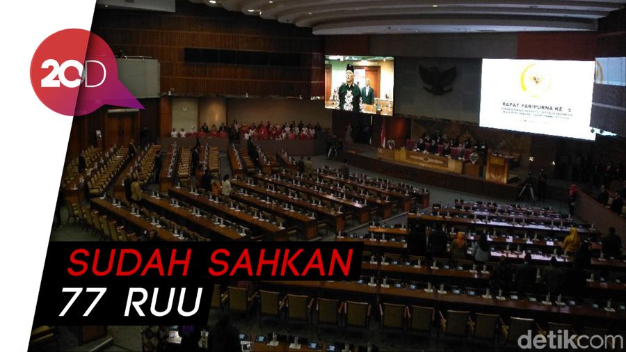 HUT Ke-74 DPR, Waktunya Bamsoet Pamer Pencapaian