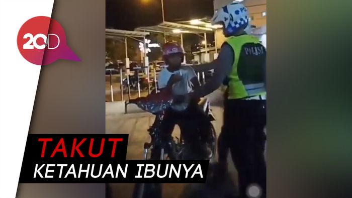 Takut Ditilang Polisi, Remaja Ini Malah Nangis