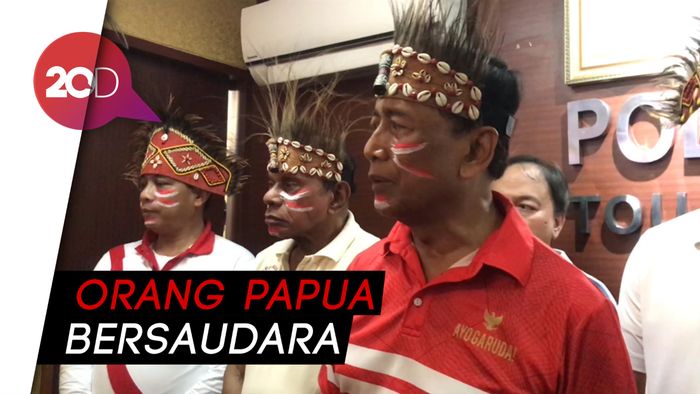Hadiri Yospan Massal, Wiranto Minta Jaga Persaudaraan