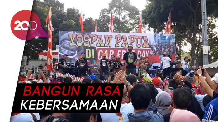  Ratusan Warga Papua Menari Yospan di CFD