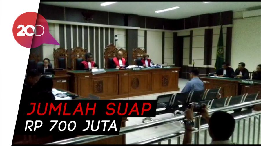 Kasus Suap Praperadilan: Bupati Divonis 3 Tahun, Hakim 4 Tahun Kasus Suap Praperadilan: Bupati Divonis 3 Tahun, Hakim 4 Tahun