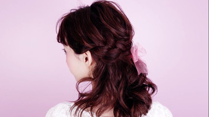 Tampil Beda dan Girly dengan Braid Hair yang Cute Ini