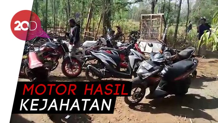 Penggerebekan Kampung Begal di Pasuruan, Belasan Motor Diamankan