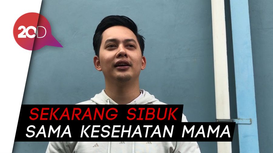 Sibuk Rawat Ibunda, Kiki Farrel Masih Betah Jomblo