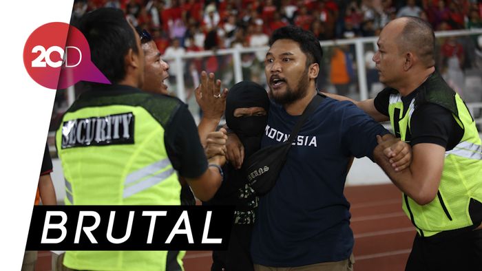 Ada Suporter Dekati Tribun Ultras Malaysia, Laga Sempat Dihentikan