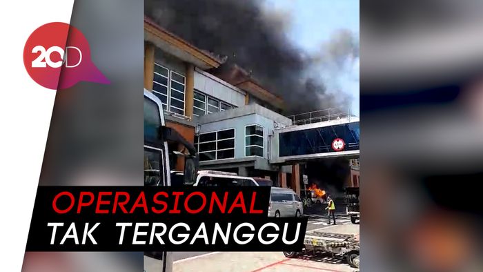 Bus Terbakar di Bandara Ngurah Rai Bali, Asap Hitam Membubung