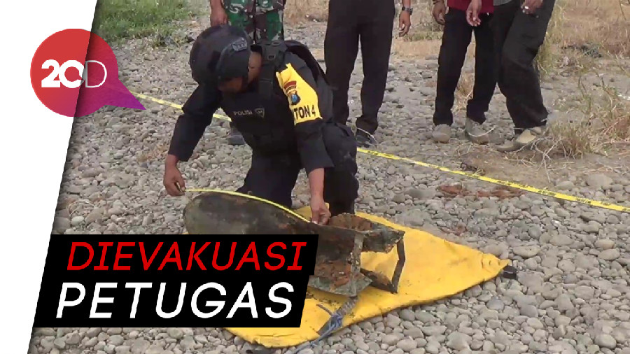 Mortir Berkarat Ditemukan Pemancing di Sungai Brantas