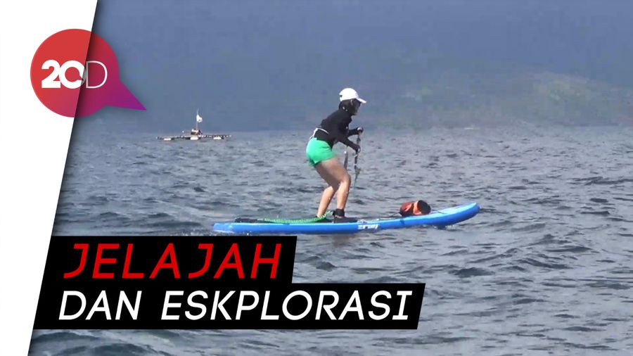 Keseruan Parade Stand Up Paddle Jelajah Teluk Prigi