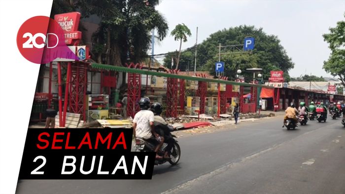 Kios Kuliner di Kramat Jakpus Dibongkar untuk Pelebaran Trotoar
