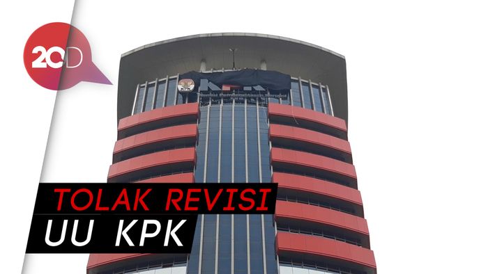 Kain Hitam Selimuti KPK