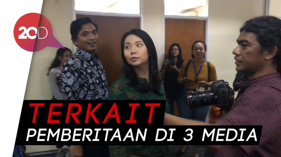 Merasa Karakternya Dibunuh, Livi Zheng Mengadu ke Dewan Pers