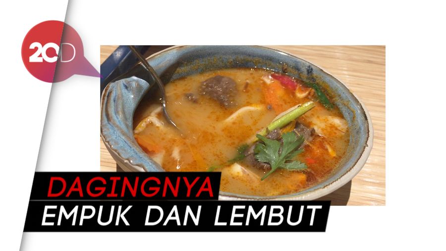Menyantap Asam Segar Tom Yum Iga Sapi Thai Street