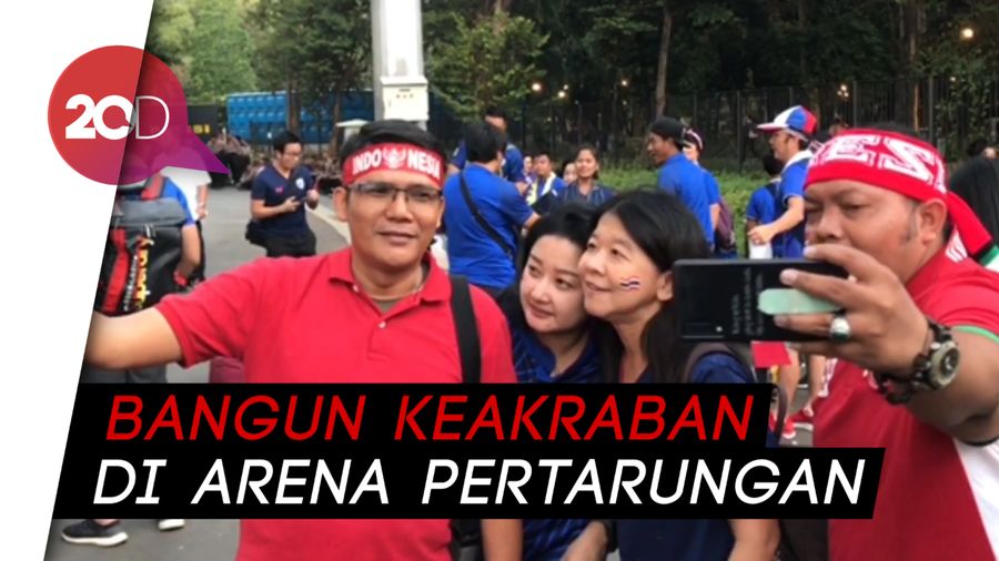 Adem, Saat Suporter Indonesia dan Thailand Wefie Bersama