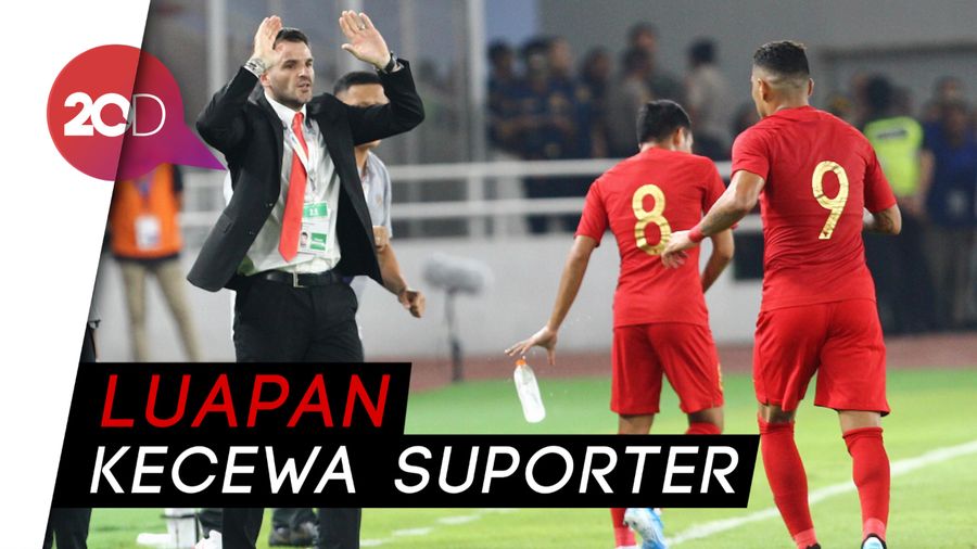 Andritany Cs Dicemooh Suporter, Ini Reaksi Coach Simon
