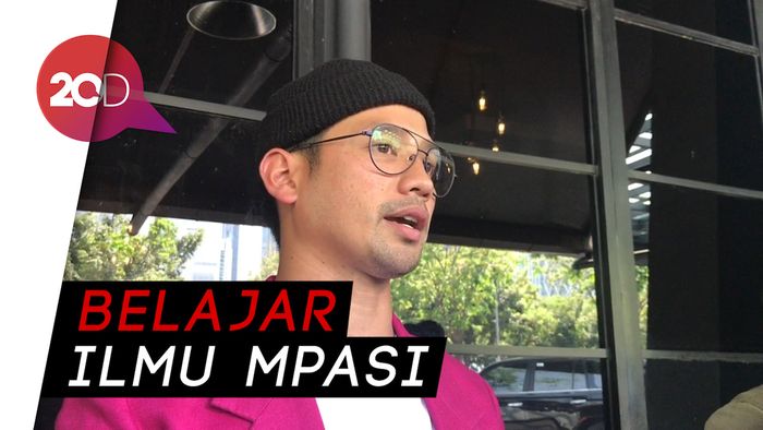 Keseruan Tarra Budiman Jadi Ayah ASI untuk Putrinya