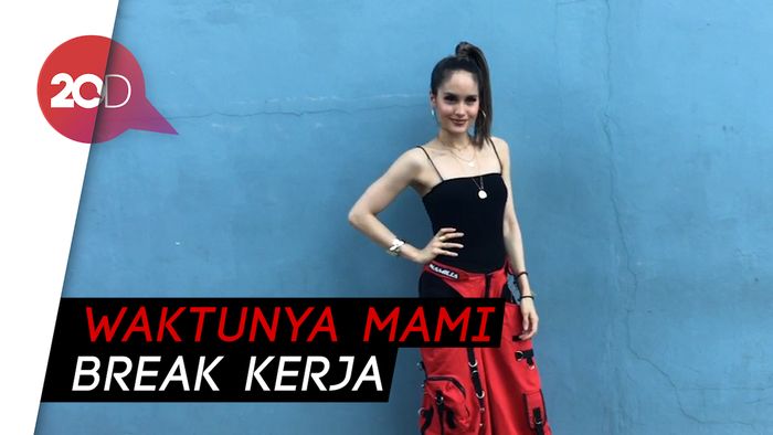 Alasan Cinta Laura Tak Lagi Jadikan Maminya Manajer