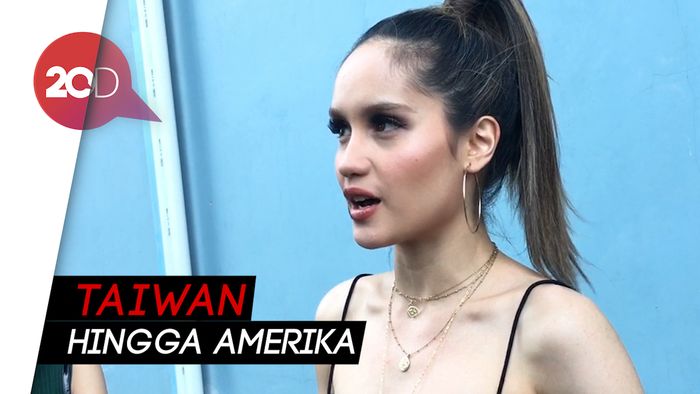 Cerita Cinta Laura Sukses Melenggang di Kancah Musik Internasional