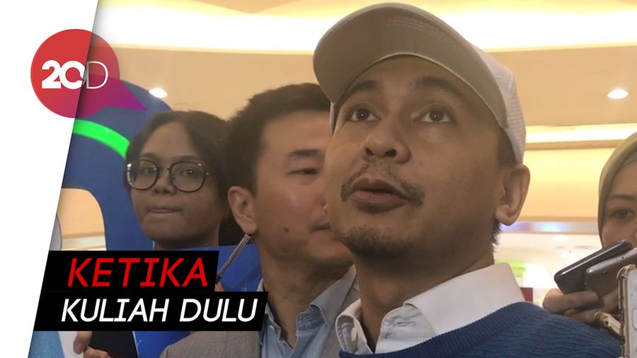 Mata Raditya Dika Pernah Alami Kondisi Kedip Tak Sempurna