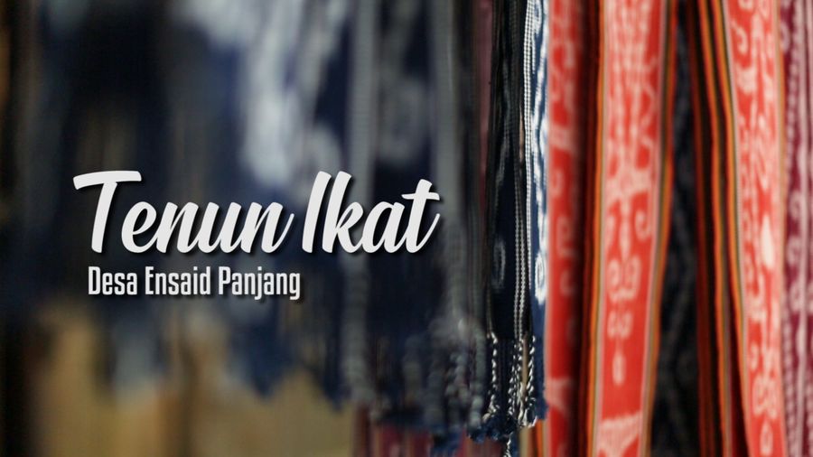 Tenun Ikat Desa Ensaid Panjang yang Menolak Mati