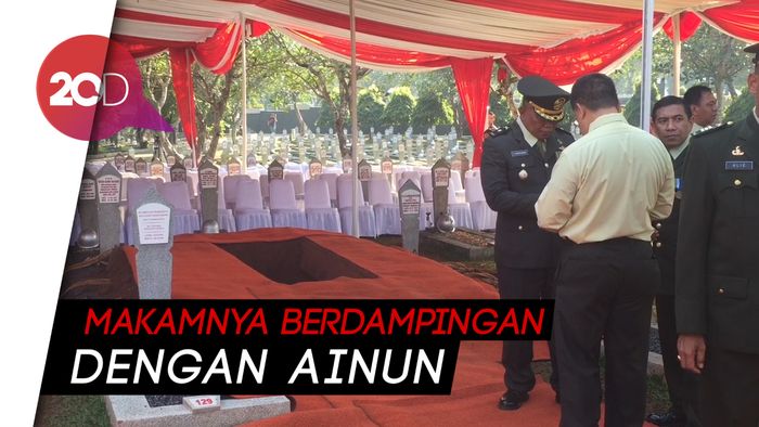 Jokowi Bakal Pimpin Upacara Militer Untuk BJ Habibie