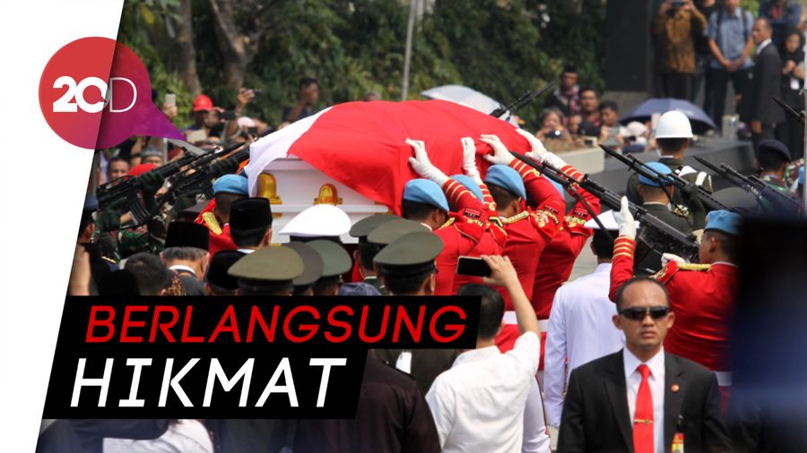  Tiba di TMP Kalibata, Jenazah Habibie Disambut Tahlil