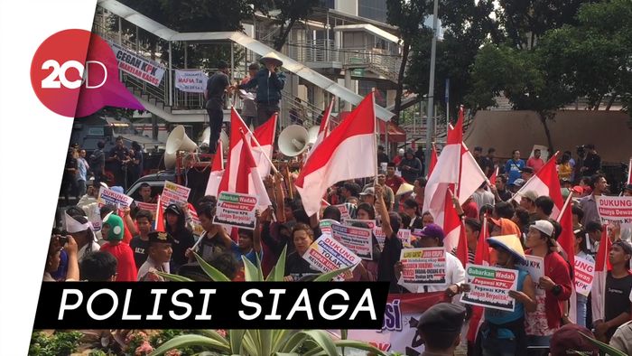 Massa Kembali Demo KPK, Dukung Revisi UU dan Pimpinan Baru