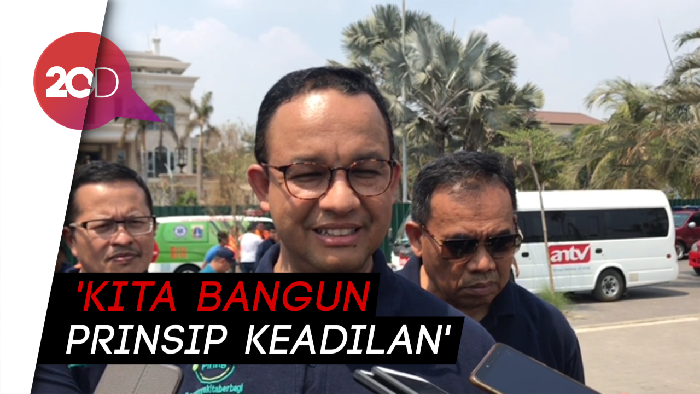 PKL di Trotoar Tuai Polemik, Anies: Jangan Kita Diskriminatif
