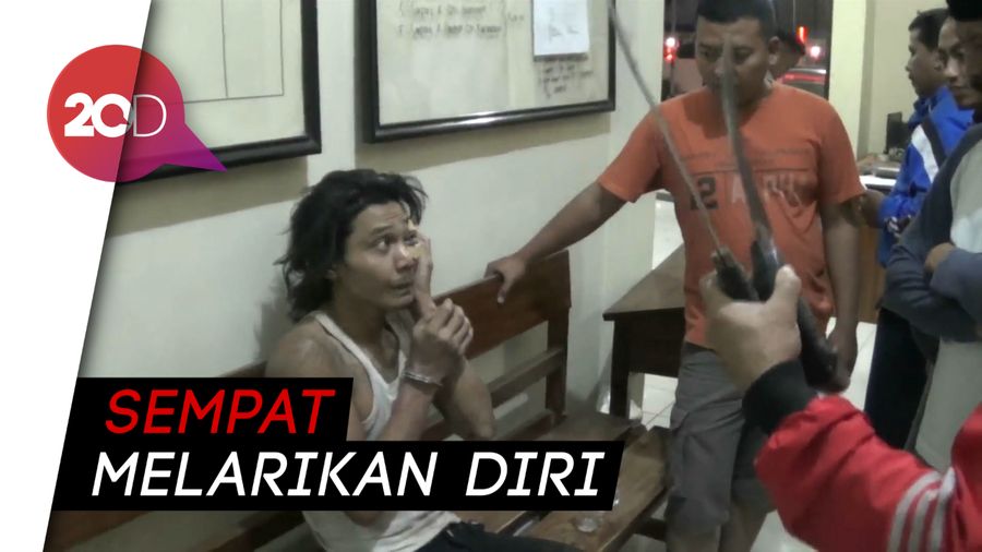 Anak Pembacok Ibu Kandungnya Melawan Saat Diringkus