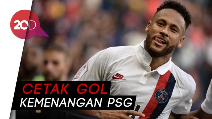 Neymar Jawab Cacian Suporter dengan Gol Akrobatik