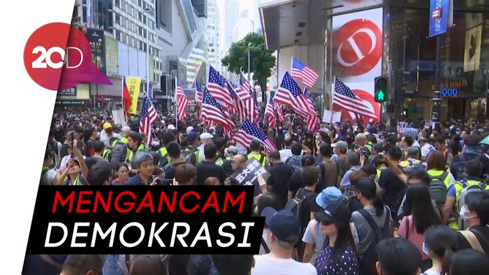 Pendemo Padati Pusat Perbelajaan Termewah di Hong Kong