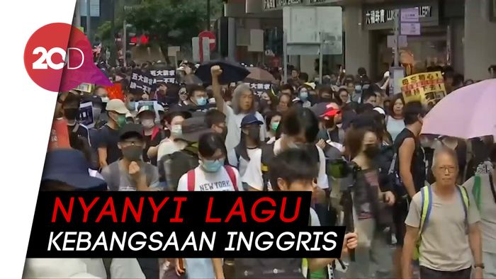 Pendemo di Hong Kong Kibarkan Bendera Inggris