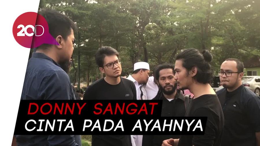 Yayan Ruhian hingga Dude Herlino Kuatkan Donny Alamsyah