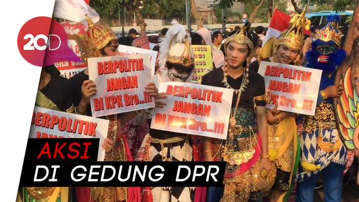 Tokoh Pewayangan hingga Gundala Demo Dukung RUU KPK