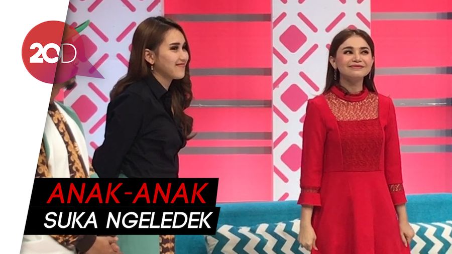 Disindir Tak Ingin Satu Panggung, Ini Kata Rossa dan Ayu Ting Ting