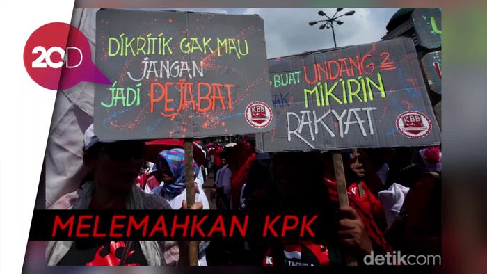 Tolak Revisi UU KPK, Mahasiswa Gelar Mosi Tak Percaya DPR & Pemerintah