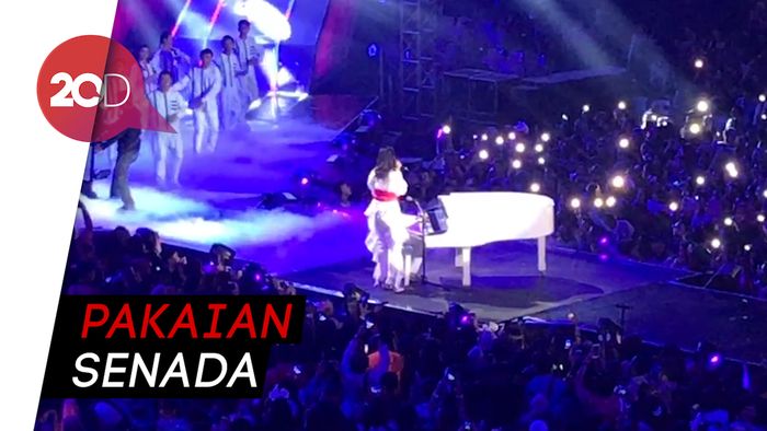Nyanyi Lagu Dewa 19, Dul Jaelani Duet Mesra Bareng Aaliyah Massaid