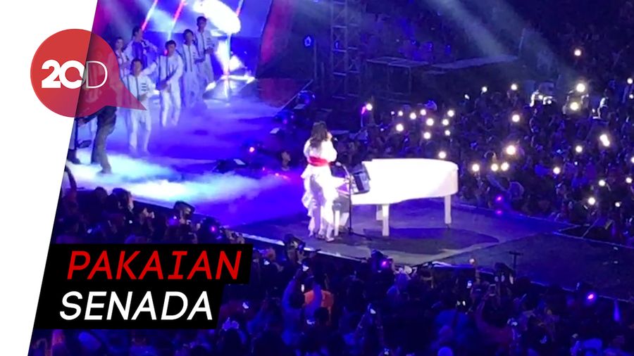 Nyanyi Lagu Dewa 19, Dul Jaelani Duet Mesra Bareng Aaliyah Massaid