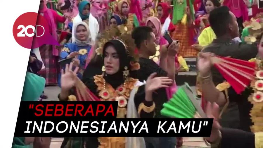 Meriah! 1.000 Penari Ikuti Flash Mob Tari Pakarena di Pantai Losari