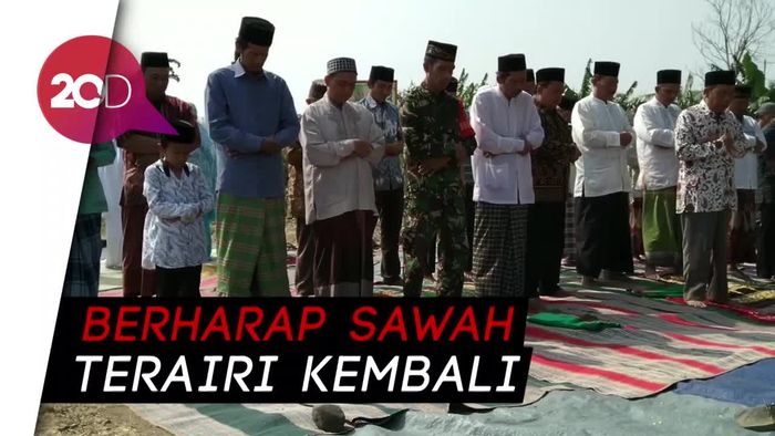 Warga Ponorogo Gelar Salat Istisqa, Berharap Hujan Turun di Bumi Reog