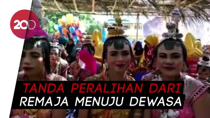 Melihat Tradisi Karia, Saat Para Gadis Dipikul dan Diarak Kaum Pria