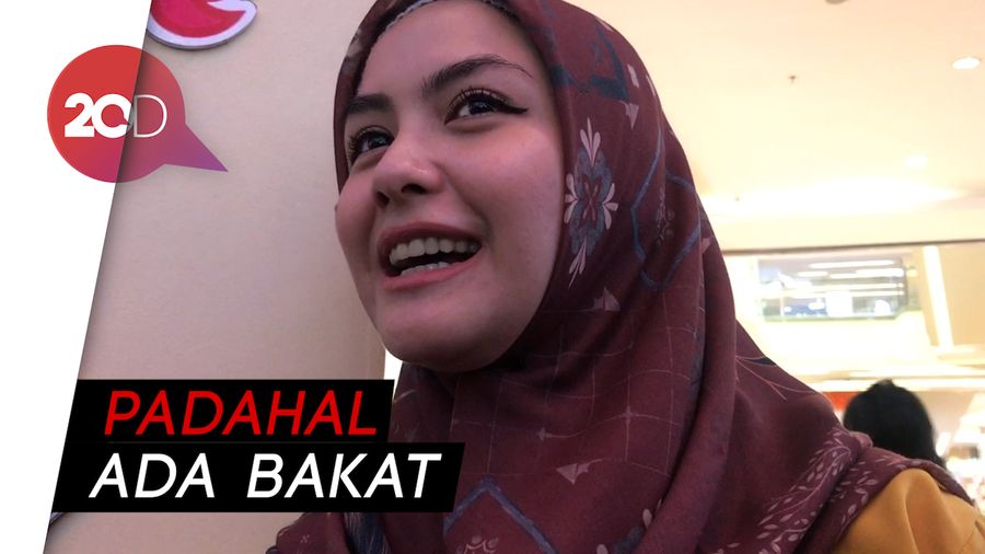 Revalina Tak Arahkan Sang Anak Terjun ke Dunia Entertain