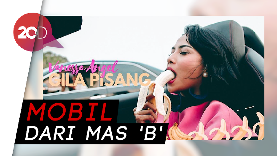 Vanessa Angel Pamer Mercedes Benz Bertabur Pisang